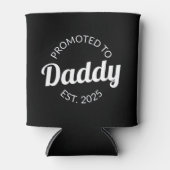 Gepromoveerd naar Daddy Est. 2025 I Blikjeskoeler (Voorkant)