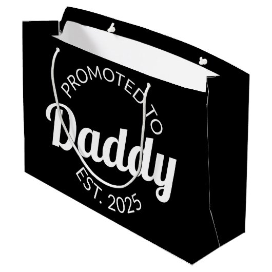 Gepromoveerd naar Daddy Est. 2025 I Groot Cadeauzakje (Achterkant Gekanteld)
