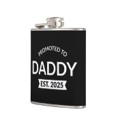 Gepromoveerd naar Daddy Est. 2025 II Heupfles (Links)