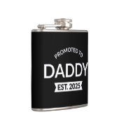 Gepromoveerd naar Daddy Est. 2025 II Heupfles (Rechts)