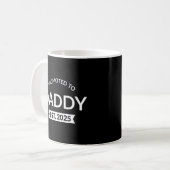 Gepromoveerd naar Daddy Est. 2025 II Koffiemok (Voorkant links)