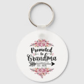 Gepromoveerd naar oma 2025 zwangerschapsaankondigi sleutelhanger (Voorkant)