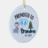 Gepromoveerd naar Oma - Baby Boy Xmas Ornament (Rechts)