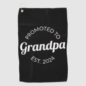Gepromoveerd naar opa Est. 2024 I Golfhanddoek (Voorkant)