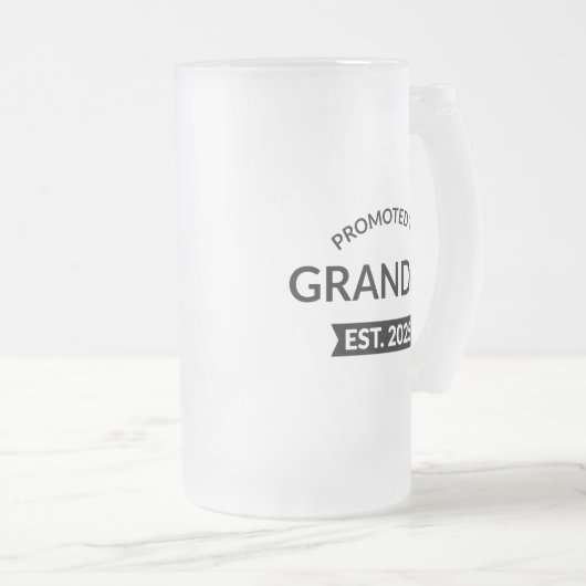 Gepromoveerd naar opa Est. 2025 II Matglas Bierpul (Voorkant rechts)