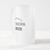 Gepromoveerd naar opa Est. 2025 II Matglas Bierpul (Voorkant links)