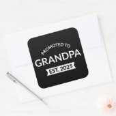 Gepromoveerd naar opa Est. 2025 II Vierkante Sticker (Envelop)