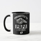 Gepromoveerd naar Papa 2023 First Time Fathers Day Mok (Links)