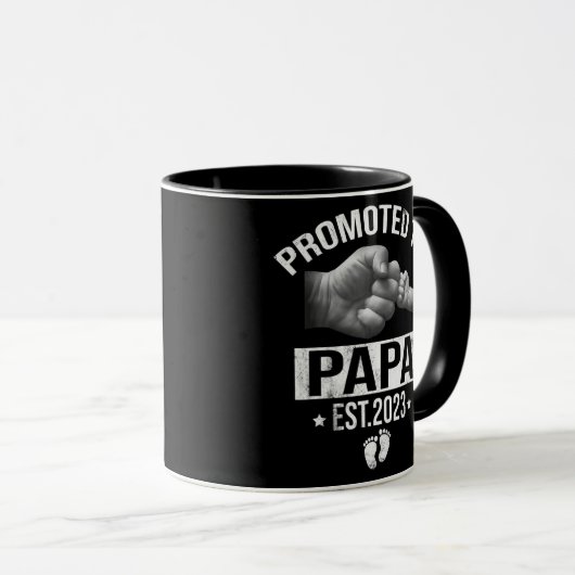 Gepromoveerd naar Papa 2023 First Time Fathers Day Mok (Voorkant rechts)