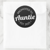Gepromoveerd naar tante Est. 2025 I Ronde Sticker (Tas)