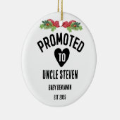 Gepromoveerd naar Uncle Personalized Baby Naam Keramisch Ornament (Rechts)