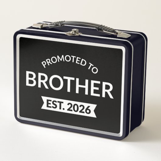 Gepromoveerd tot Broeder Est. 2026 II (Voorkant)