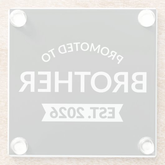 Gepromoveerd tot Broeder Est. 2026 II Glazen Onderzetter (Achterkant)