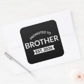 Gepromoveerd tot Broeder Est. 2026 II Vierkante Sticker (Envelop)