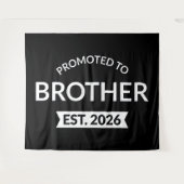 Gepromoveerd tot Broeder Est. 2026 II Wandkleed (Voorkant (horizontaal))