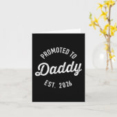 Gepromoveerd tot Daddy 2026 _1 Kaart (Gele Bloem)