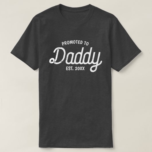 Gepromoveerd tot Daddy Est 2025 Houtskool Heather  T-shirt (Design voorkant)