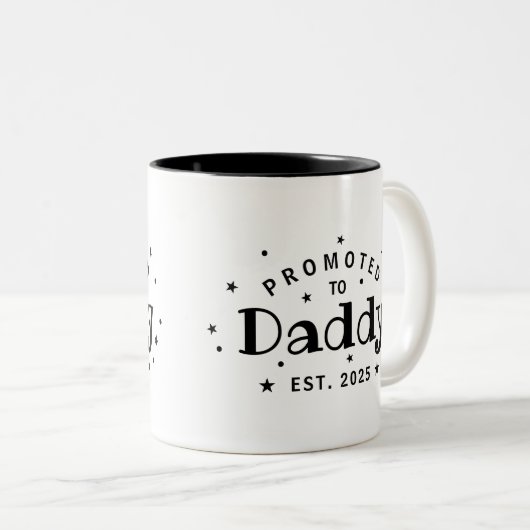 Gepromoveerd tot Daddy Gepersonaliseerde Vader Gif Tweekleurige Koffiemok (Voorkant rechts)