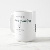 Gepromoveerd tot Geweldige Opa Gepersonaliseerde M Koffiemok (Voorkant links)