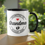 Gepromoveerd tot oma aangepaste zwangerschap aanko mok<br><div class="desc">Verras je geliefde met deze charmante "Promoted to Grandma" mok, de perfecte manier om een zwangerschap aan te kondigen! Deze aangepaste mok maakt het moment onvergetelijk, of je nu het spannende nieuws deelt met een moeder, schoonmoeder of geliefde grootmoeder in wording. Personaliseer het met namen of een speciale datum om...</div>