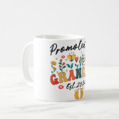 Gepromoveerd tot Oma Est. 2024 Grootouders BabyMug Koffiemok (Voorkant links)