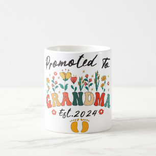 Gepromoveerd tot Oma Est. 2024 Grootouders BabyMug Koffiemok
