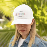 Gepromoveerd tot Oma EST 2025 Trucker Pet<br><div class="desc">Vier een levensveranderend moment in stijl met deze charmante "Promoted to Grandma EST 2025" trucker-hoed. Met zachte neutrale pastelbelettering op een witte achtergrond is dit ontwerp een perfect cadeau voor een nieuwe oma, baby-aankondiging of Moederdag. Lichtgewicht, ademend en verstelbaar, dit pet combineert comfort met betekenisvol sentiment - ideaal voor alledaagse...</div>