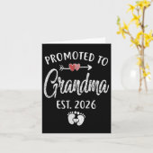 Gepromoveerd tot Oma Est 2026 Funny First Time Mot Kaart (Gele Bloem)