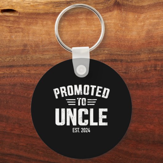 Gepromoveerd tot oom 2024 sleutelhanger (Achterkant)