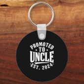 Gepromoveerd tot oom 2024 zwangerschap Aankondigin Sleutelhanger (Voorkant)