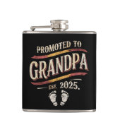 Gepromoveerd tot opa 2025 opa est 2025 heupfles (Voorkant)