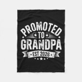Gepromoveerd tot Opa Est 2026 Grootouders Baby Ann Fleece Deken (Voorkant)