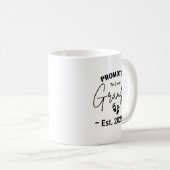 Gepromoveerd tot overgrootvader naar EST 2026 Koffiemok (Voorkant rechts)