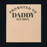 Gepromoveerd tot Papa Unieke Nieuwe Papa Verrassin Notitieblok<br><div class="desc">Gepromoveerd tot Daddy Unique New Dad Surprise Gift Notitieblok Alle tekst kan worden bewerkt om te personaliseren zoals je wilt!</div>
