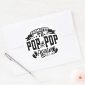 Gepromoveerd tot Pop Pop opnieuw EST 2025 Funny Gr Ronde Sticker (Envelop)