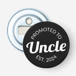 Gepromoveerd tot Uncle Est. 2024 I Button Flesopener