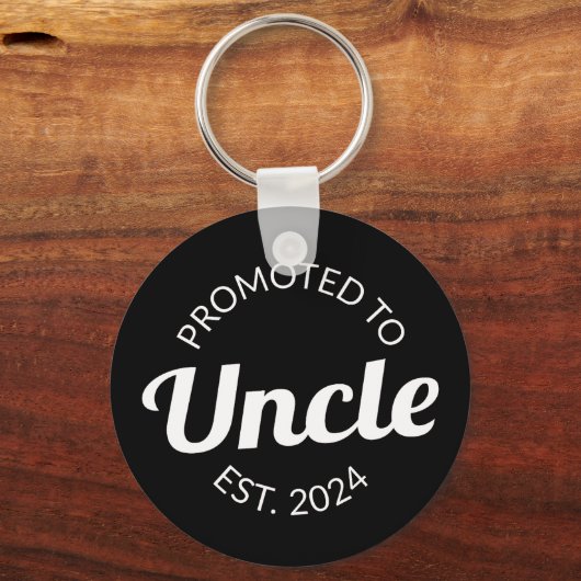 Gepromoveerd tot Uncle Est. 2024 I Sleutelhanger (Achterkant)