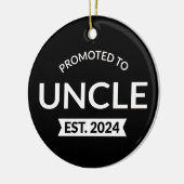 Gepromoveerd tot Uncle Est. 2024 II Keramisch Ornament (Links)