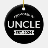 Gepromoveerd tot Uncle Est. 2024 II Keramisch Ornament (Achterkant)