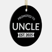 Gepromoveerd tot Uncle Est. 2025 II Keramisch Ornament (Rechts)