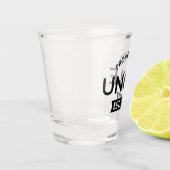 Gepromoveerd tot Uncle Est. 2025 II Shot Glas (Links)