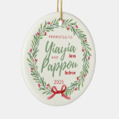 Gepromoveerd tot Yiayia & Pappou Gepersonaliseerd  Keramisch Ornament (Rechts)