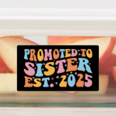 Gepromoveerd tot zuster Est. 2025 III Labels (Aangebracht)