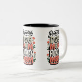 Gepromoveerd van hondenmoeder naar menselijke moed tweekleurige koffiemok (Voorkant rechts)