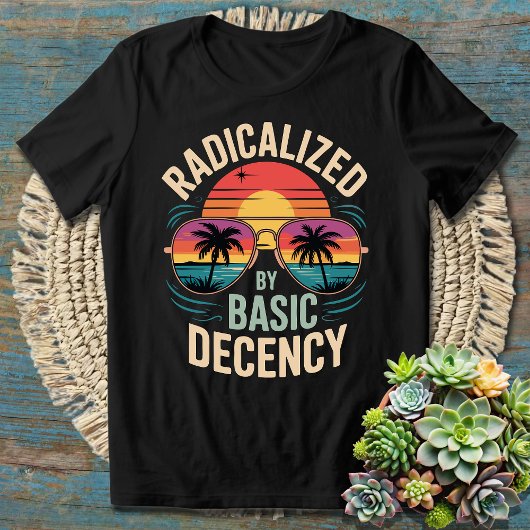 Geradicaliseerd door Basic Decency Retro Sunset Su T-shirt