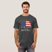 Geradicaliseerd door Basic Decency USA Flag T-shirt (Voorkant volledig)
