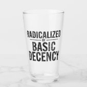 Geradicaliseerd door basisfatsoen Grappig Glas (Voorkant)