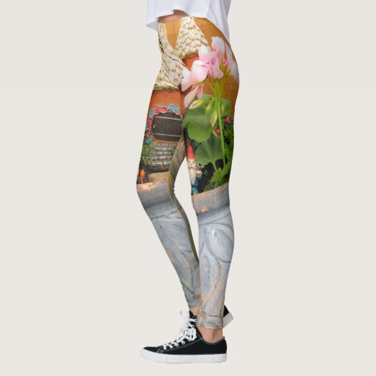 Geranium Gnome 03 Leggings (Links)