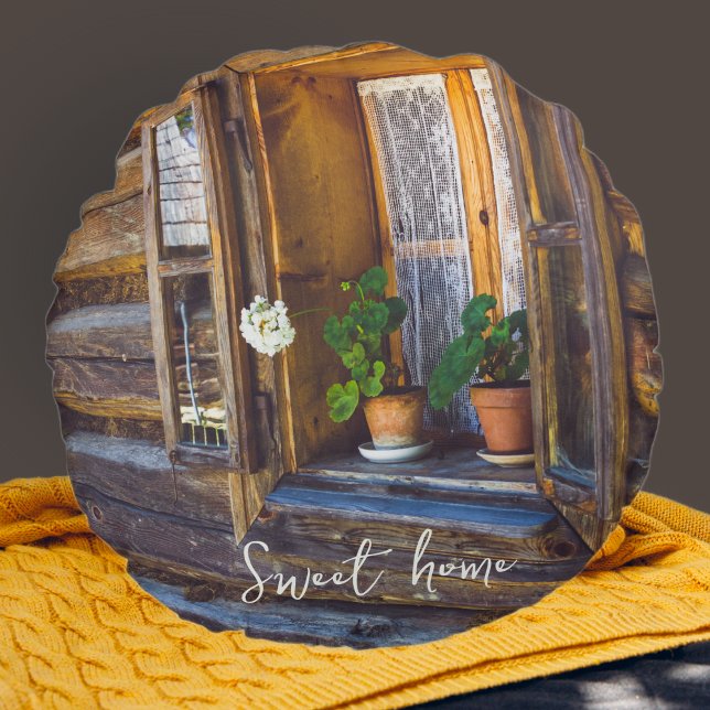 Geraniumbloemen op het raam rond kussen (Creator heeft geüpload)