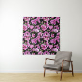 Geraniumtakken, waterverf roze knoppen. wandkleed (In situ)